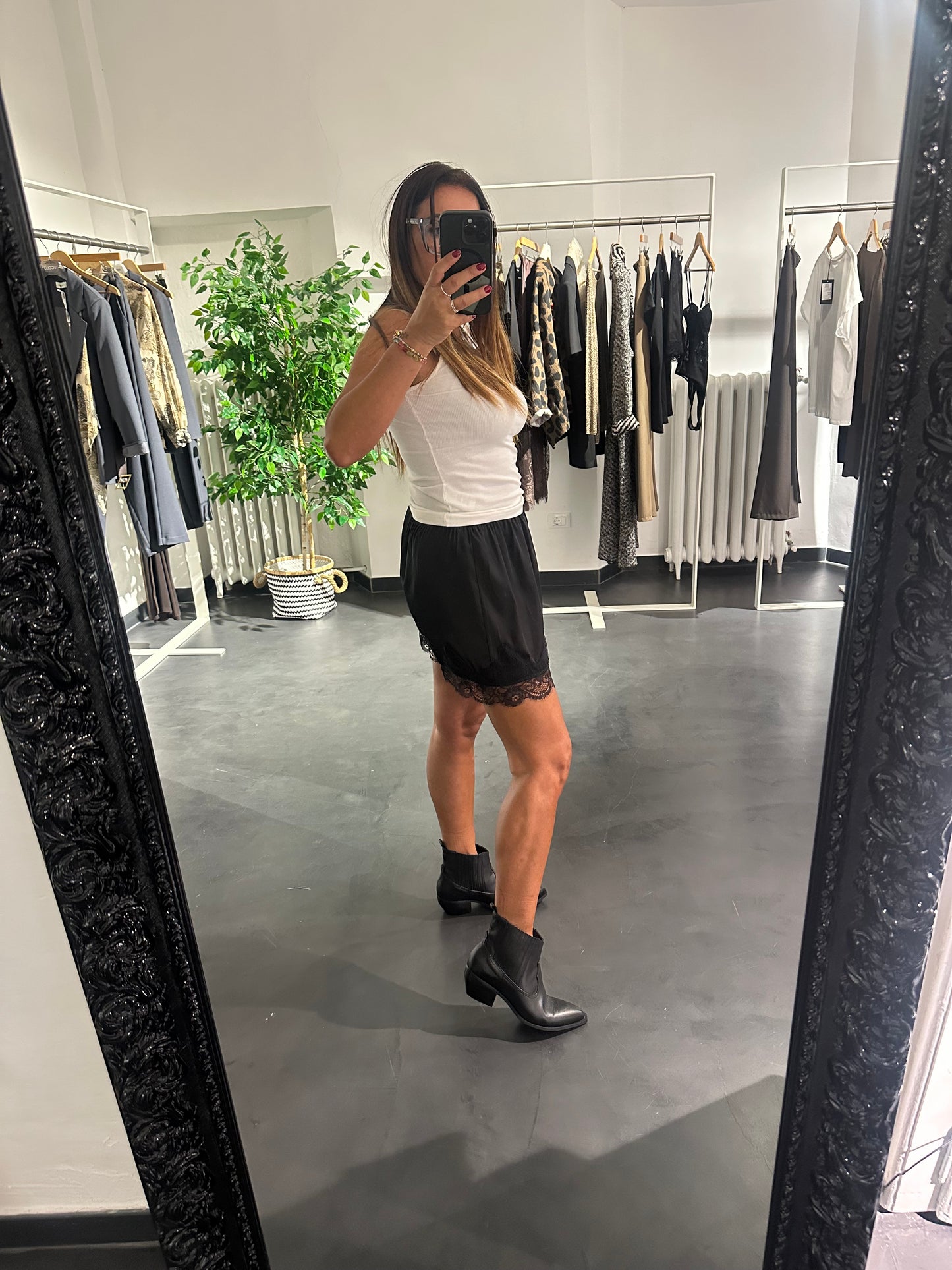 Short bordo in pizzo