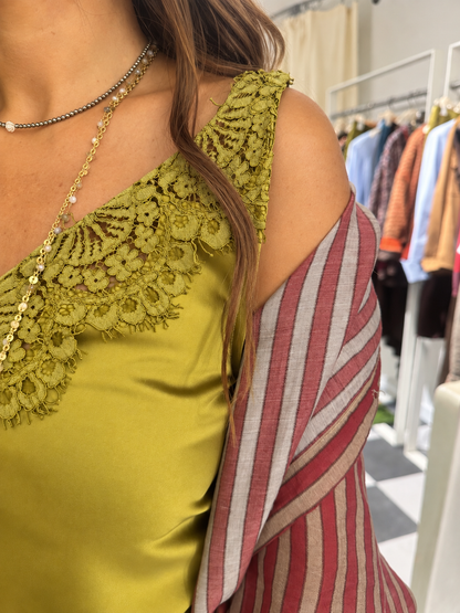 Top TENSIONE IN in Raso con Pizzo – Verde Olio