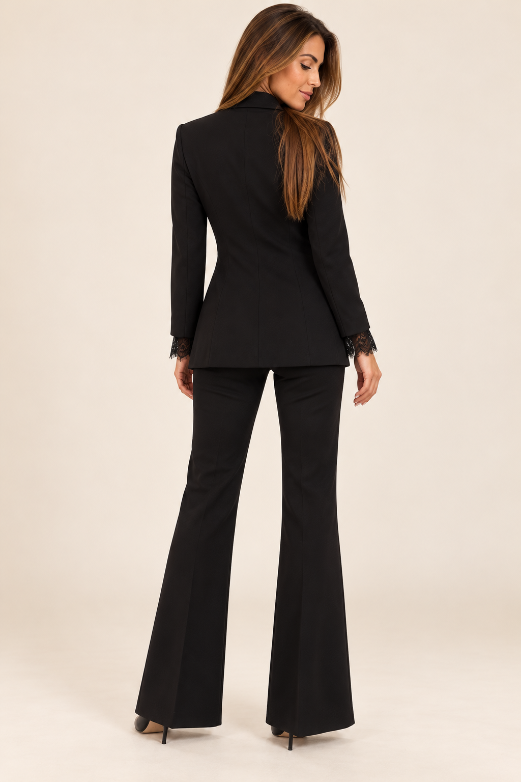 Tailleur donna Armoire con giacca doppiopetto e pantaloni flare