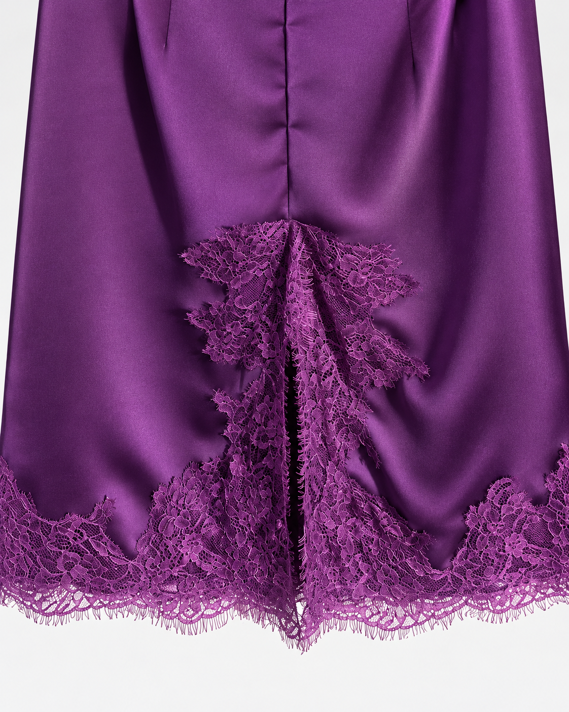 Gonna satin viola con pizzo e spacco frontale